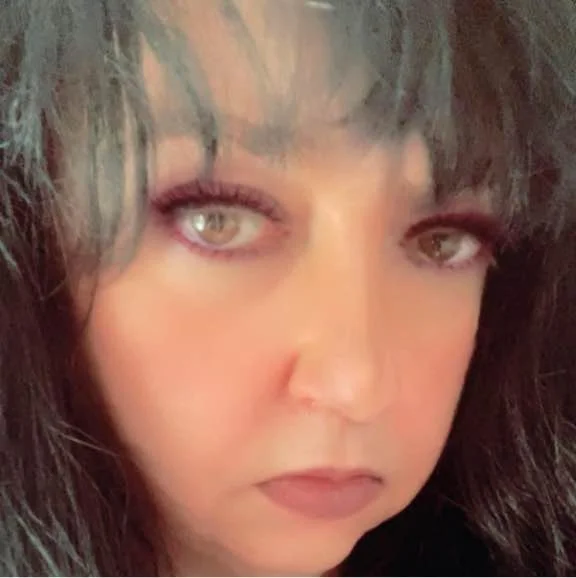 茶色の目をした女性